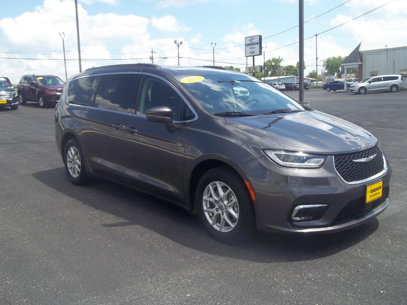 2022 Chrysler Pacifica Touring L in Granite Crystal Metallic Clearcoat — front three-quarter view